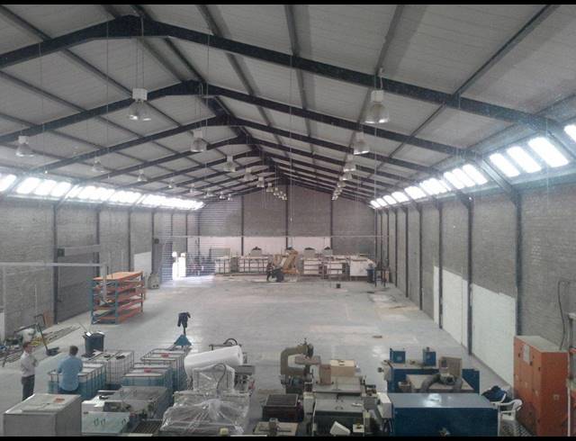 1,200M² WAREHOUSE TO LET IN OTTERY